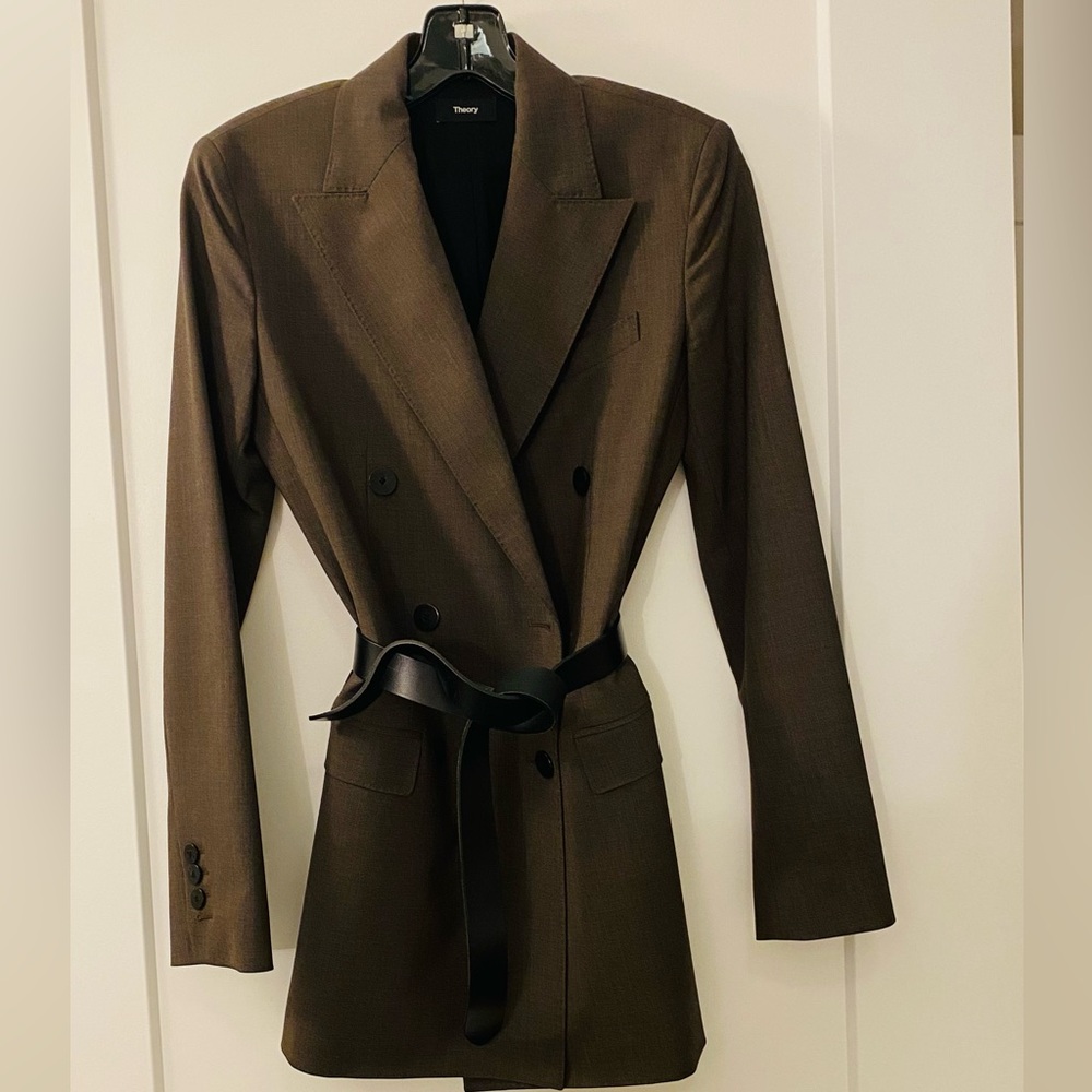 Almost new Theory blazer size 0 (belt not included)